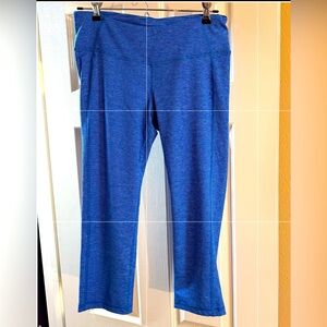 60. Old Navy Active Sports Capris size M
